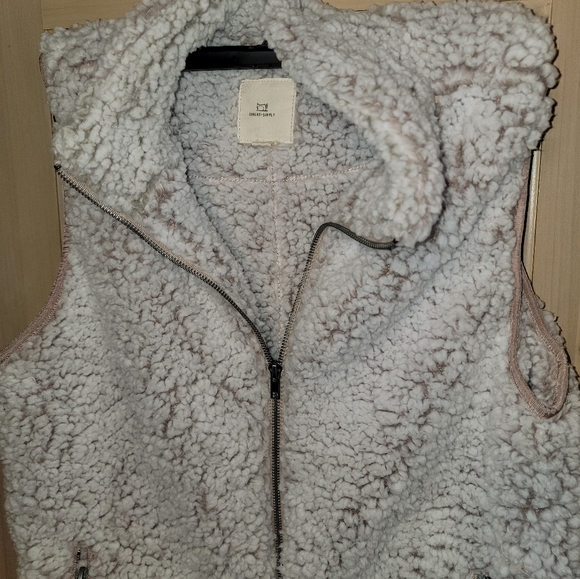 Misses sz L Thread & Supply Wubby Sherpa Tan And cream zip of Vest - Picture 4 of 9